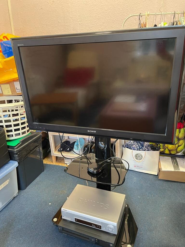 Sony Bravia Tv and wireless subwoofer 